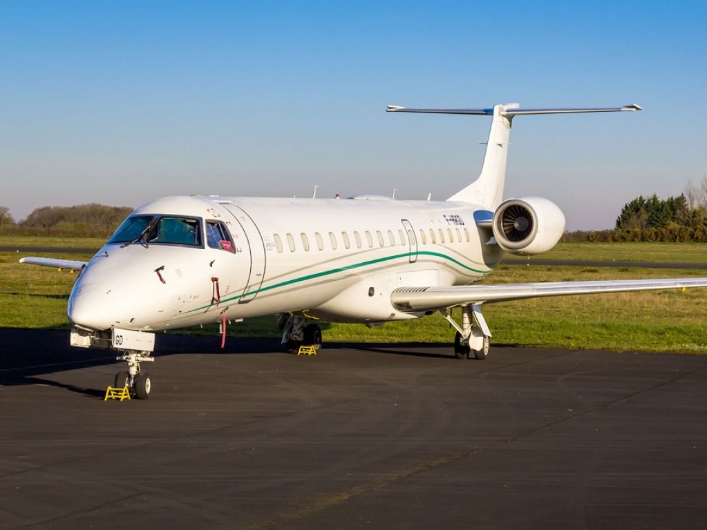 Extension of the Pau - Paris Orly route at least until spring 2026 with Amelia 